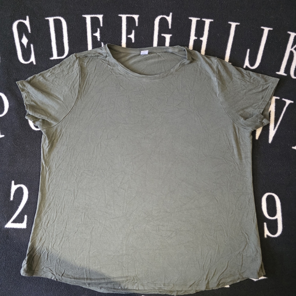 Old Navy Tshirt